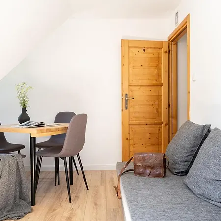 Goscinne Maryniarczyk *