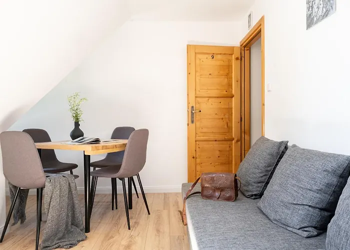 Goscinne Maryniarczyk *